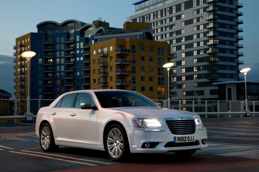  Chrysler 300C 2012 года  (UK) (фото 43 из 91)